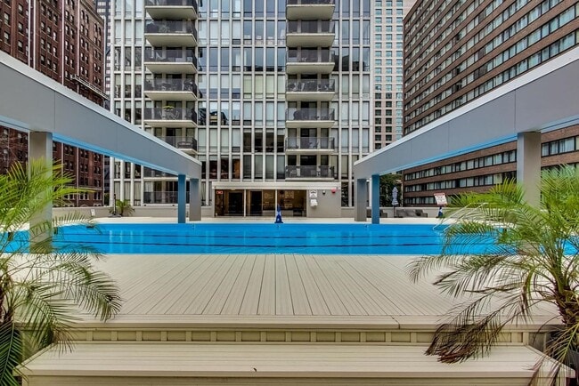 Building Photo - 200 E Delaware Pl