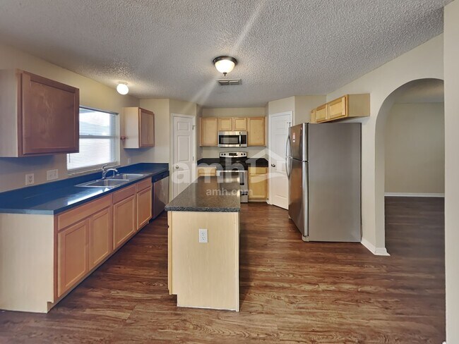 Building Photo - 813 Grand Regal Pt
