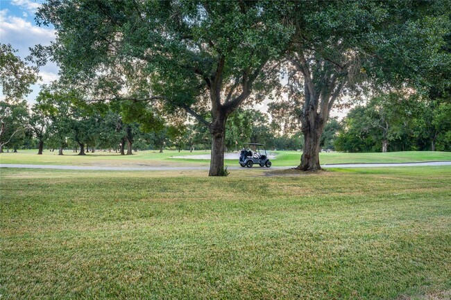 Building Photo - 8411 Sands Point Dr