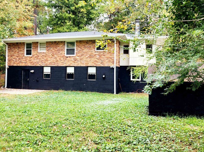 Building Photo - 1808 Meadowglades Dr