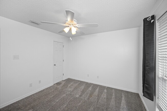 Building Photo - 7684 Avery Ln