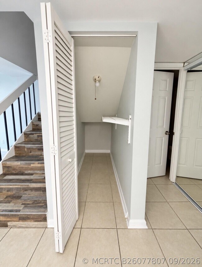 Building Photo - 4039 Palm Bay Cir