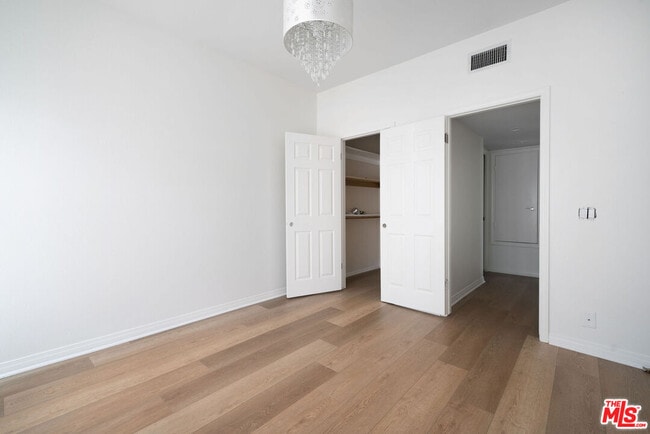 Building Photo - 817 10th St