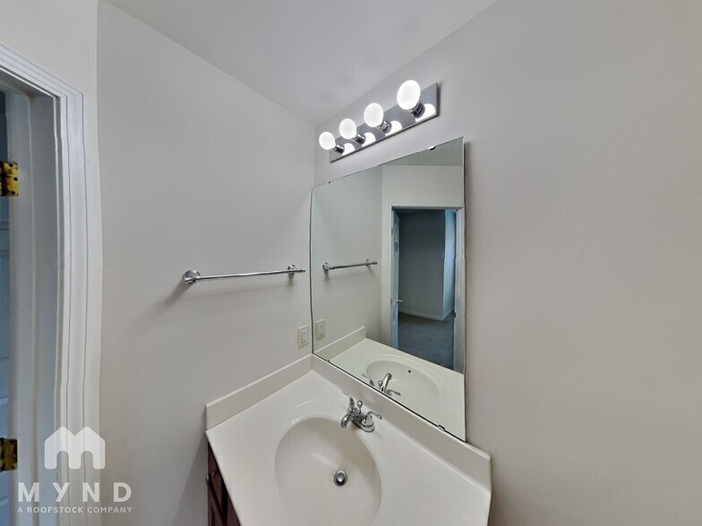Building Photo - 2307 Crosscut Dr