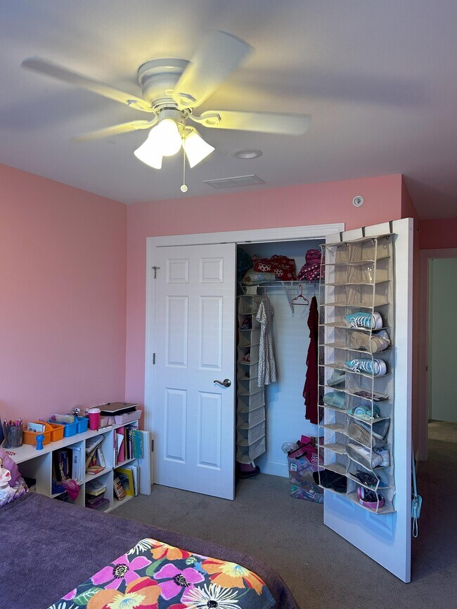 Building Photo - 16760 River View Cir