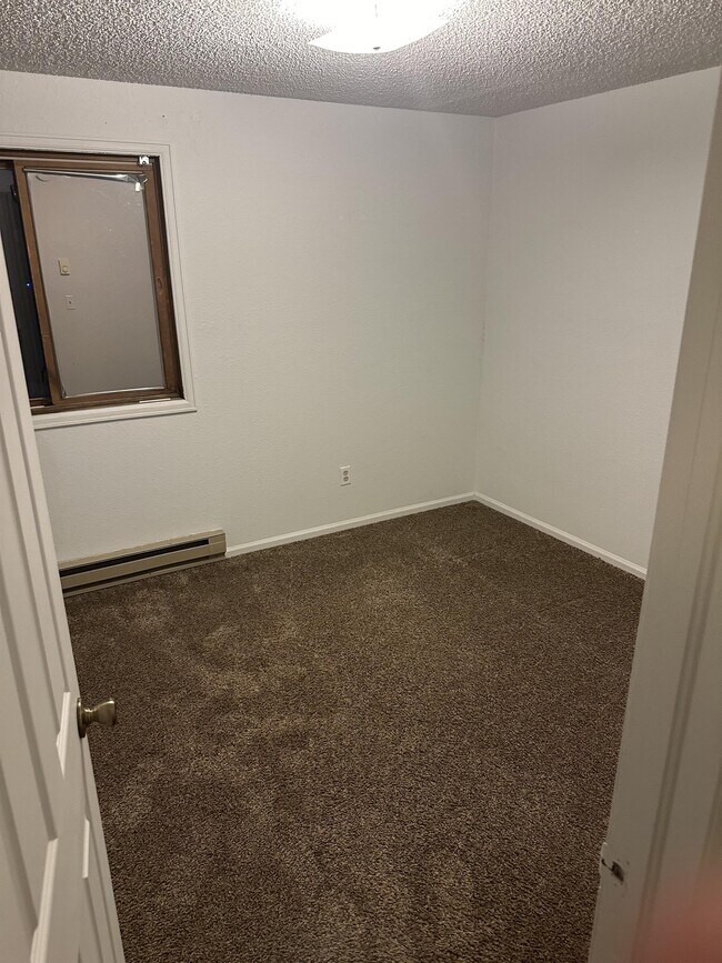 Building Photo - 4887 Basswood Dr