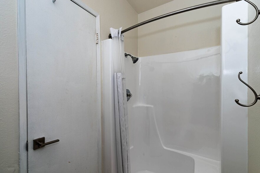 Building Photo - 355 S Madison Ave