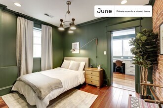 Building Photo - Private bedroom in 4 bed/3 bath Home