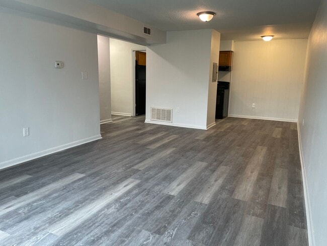 Building Photo - 6491 Carefree Ln