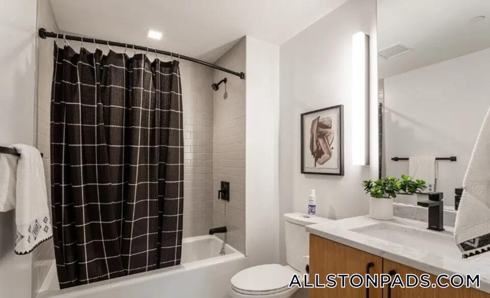 Building Photo - 83 Gardner St