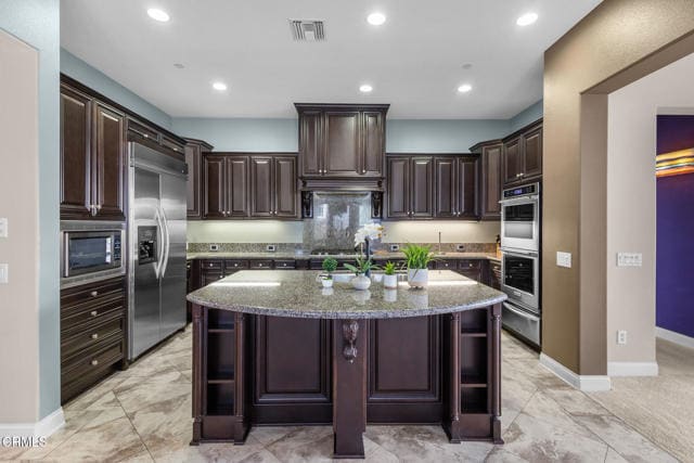 Building Photo - 3917 W Hemlock St