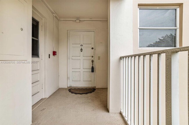 Building Photo - 2651 S Course Dr