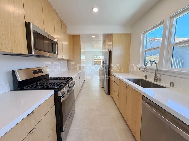 Building Photo - 4239 W 64th St