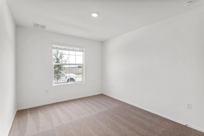 Building Photo - 117 Imola St