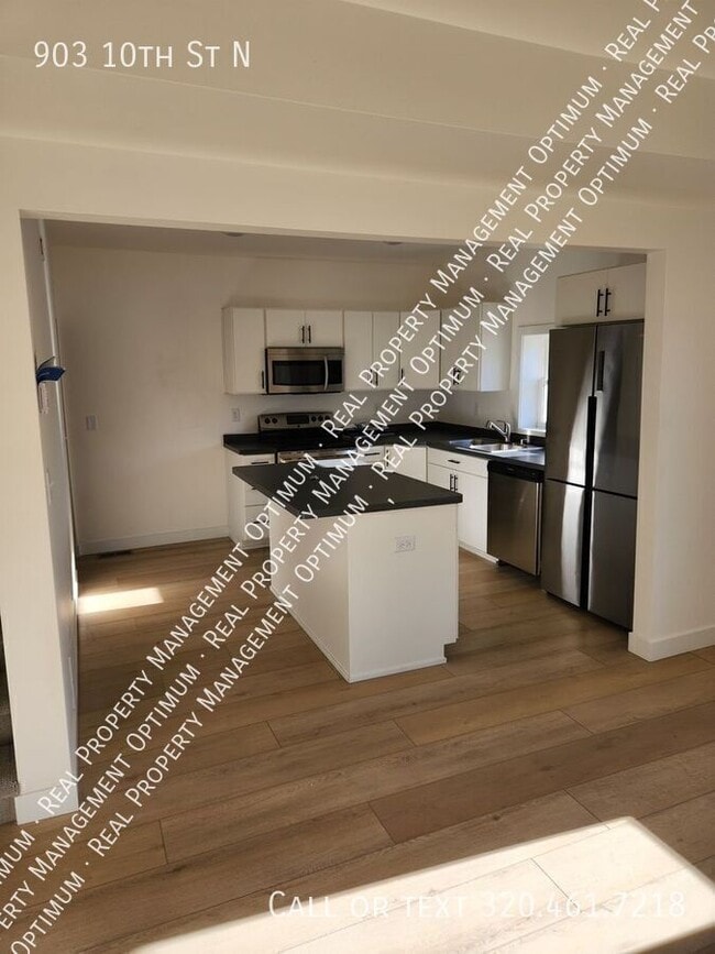 Building Photo - 903 10th St N