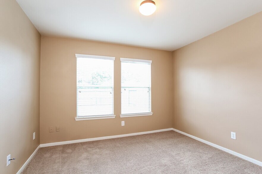 Building Photo - 9702 Winter Bloom Ln