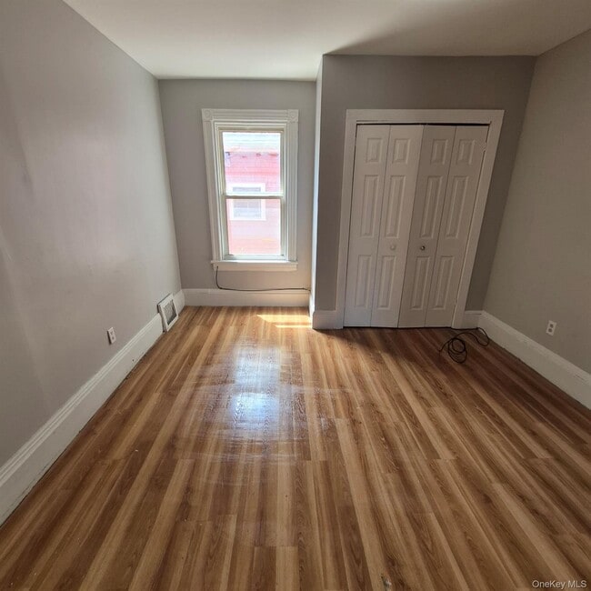 Building Photo - 67 Greenkill Ave