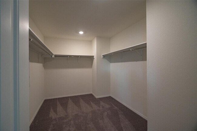 Building Photo - 6408 Carriage Pines Dr