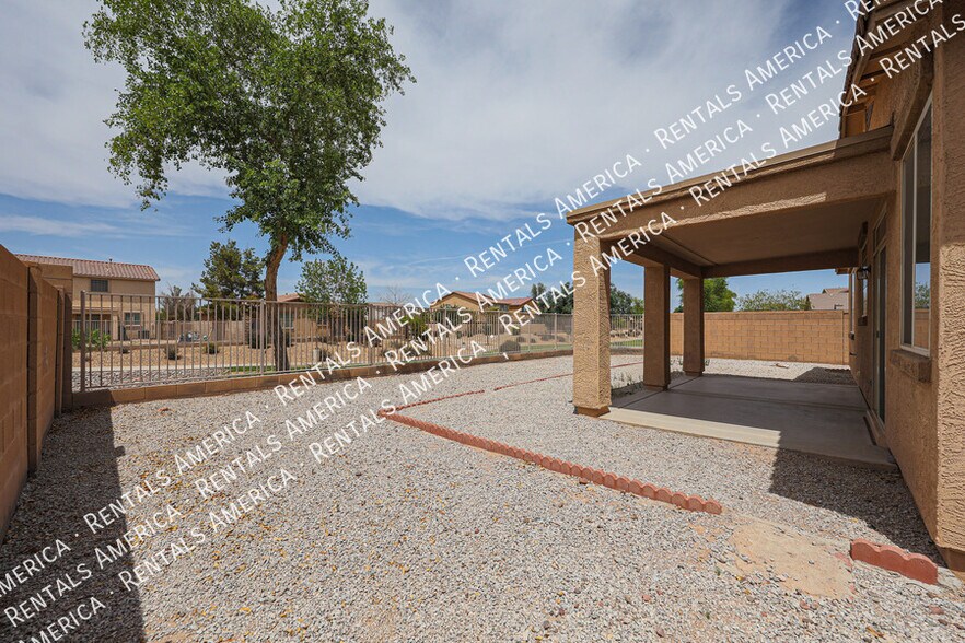Building Photo - 7406 W Carter Rd