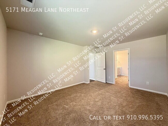 Building Photo - 5171 Meagan Ln NE