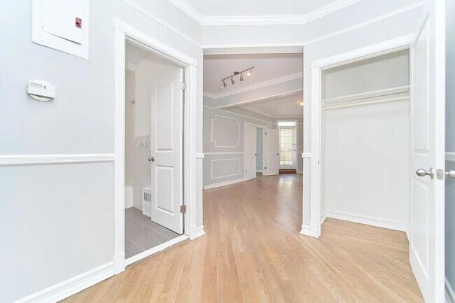 Building Photo - 2 bedroom in Brooklyn NY 11238