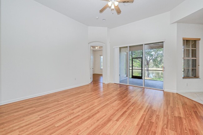 Building Photo - Emerson Square 4 Bedroom Home