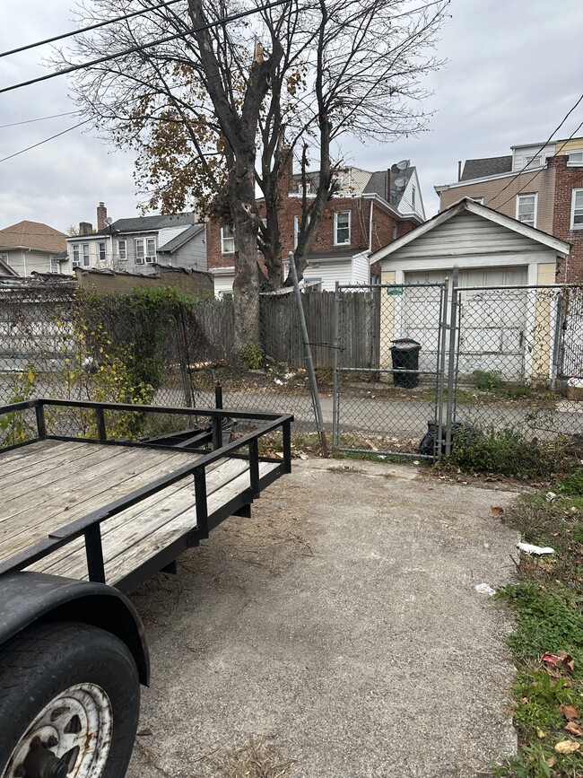 Building Photo - 318 Ardmore Ave