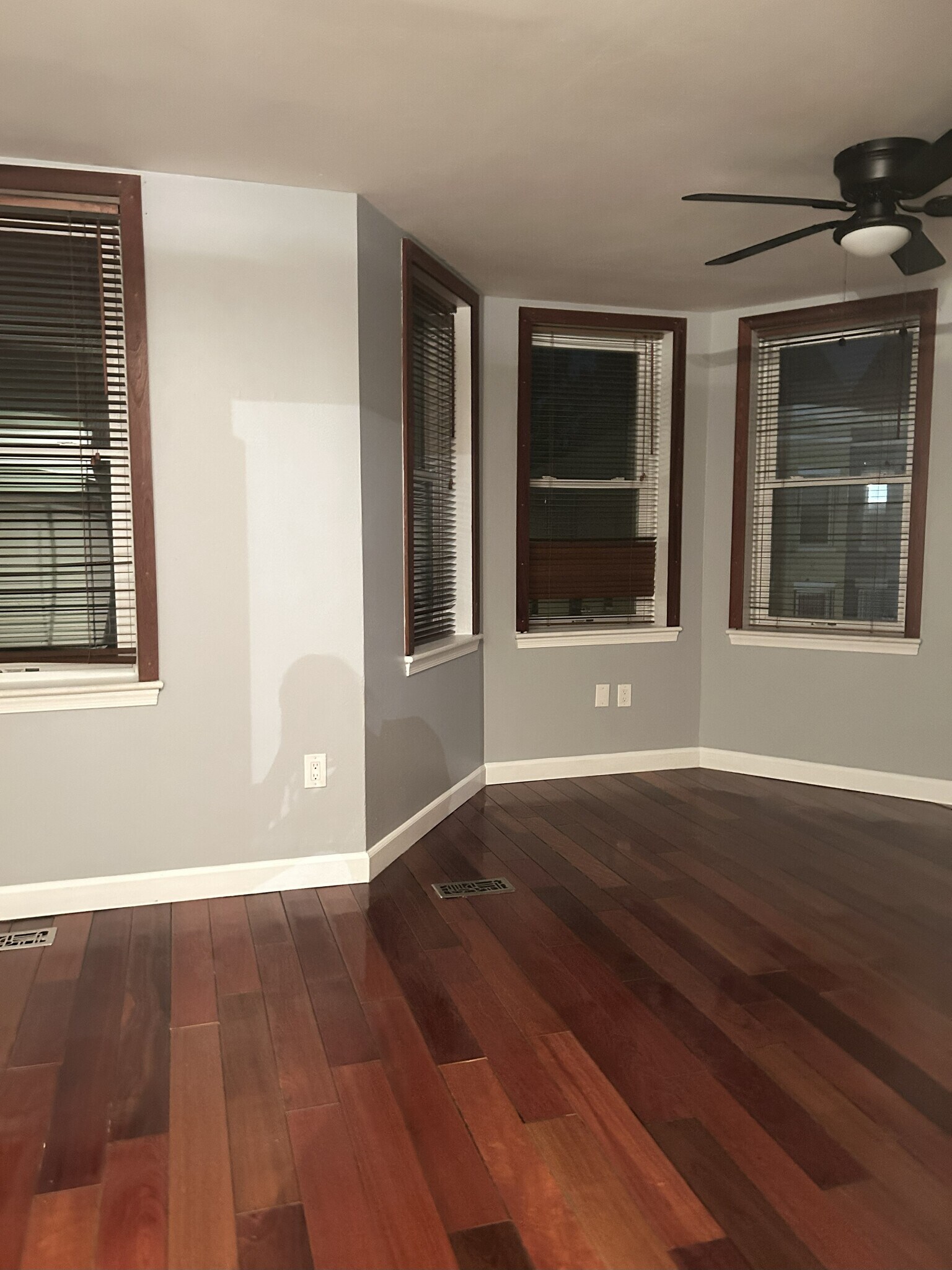 Building Photo - 118 Bates St NW