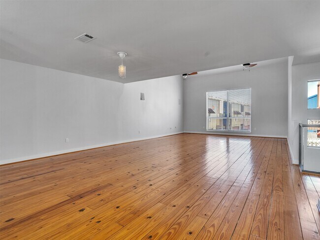 Building Photo - 6935 Yellowstone Way Dr