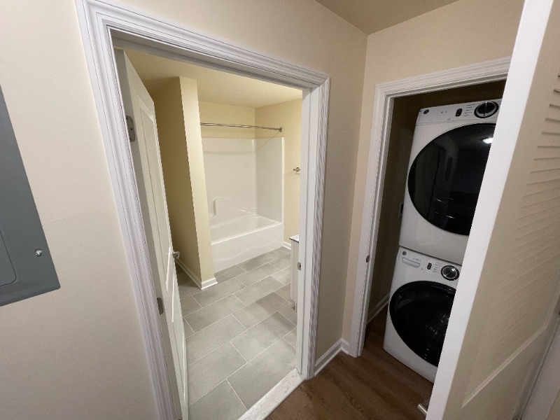 Building Photo - 540 Northend Dr