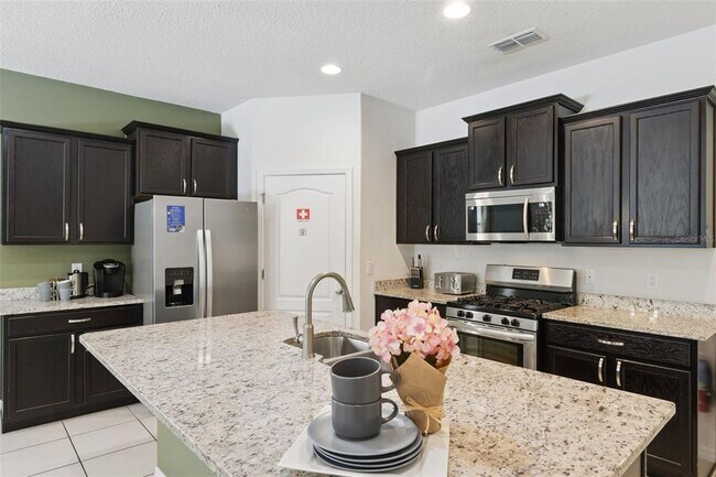 Building Photo - 5289 Oakbourne Ave