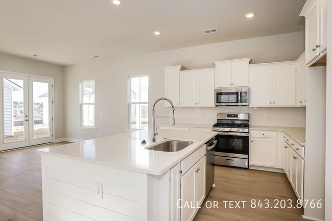 Building Photo - 1004 Yucca St