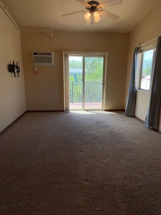 Building Photo - 2 Bedroom, 2 Bath Condo for Rent