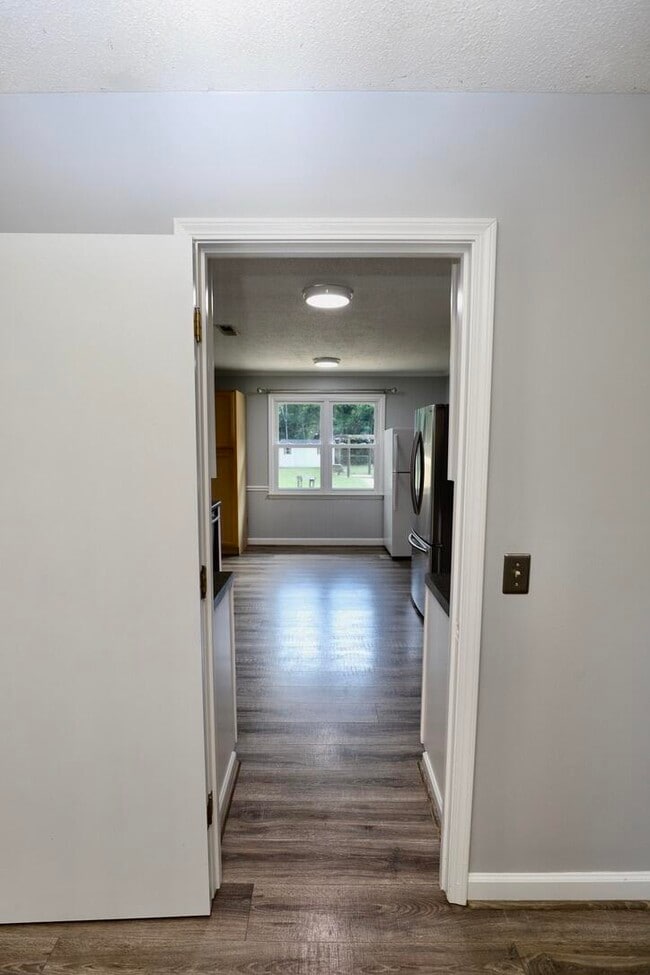 Building Photo - 579 Sierra St