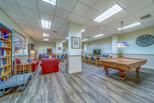 Building Photo - 400 Island Way