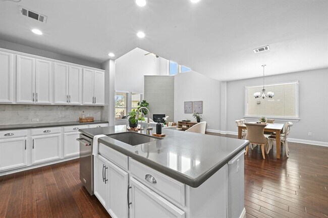 Building Photo - 15909 Villa Frontera Dr