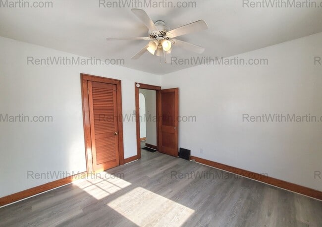 Building Photo - 137 Hope Ave