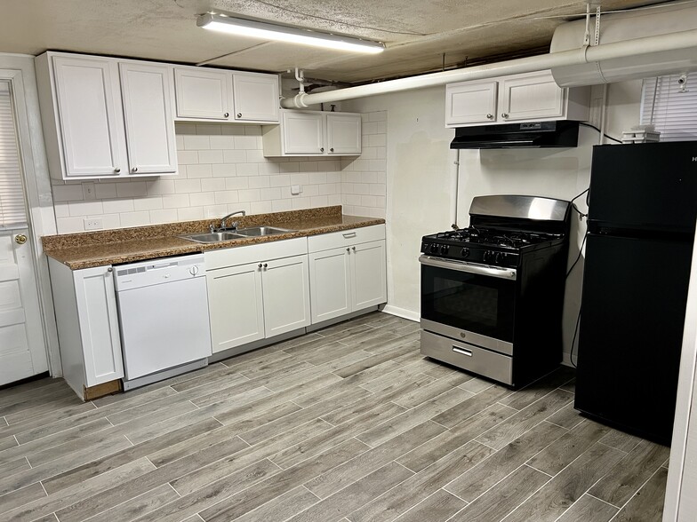 Building Photo - 3425 N Monticello Ave
