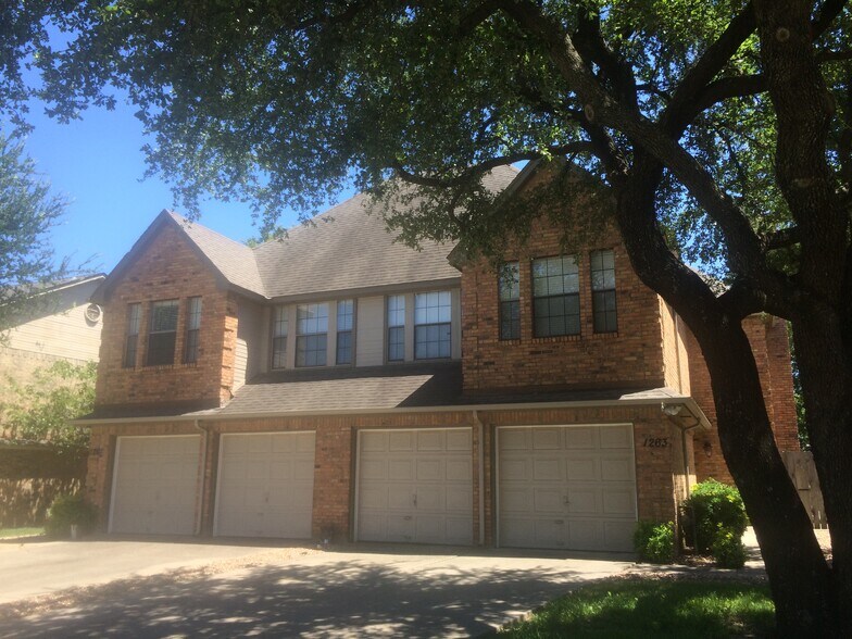 Street View/Left Unit - 1261 W Hudgins St