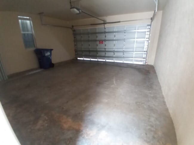 Building Photo - 9010 SW 169th Ave