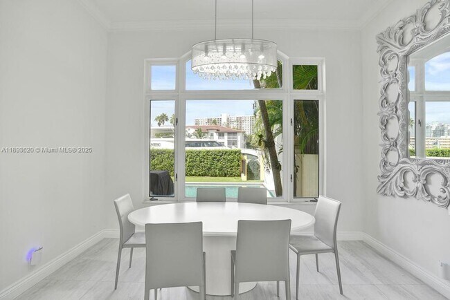 Building Photo - 1516 Island Blvd