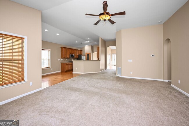 Building Photo - 317 Granite Way