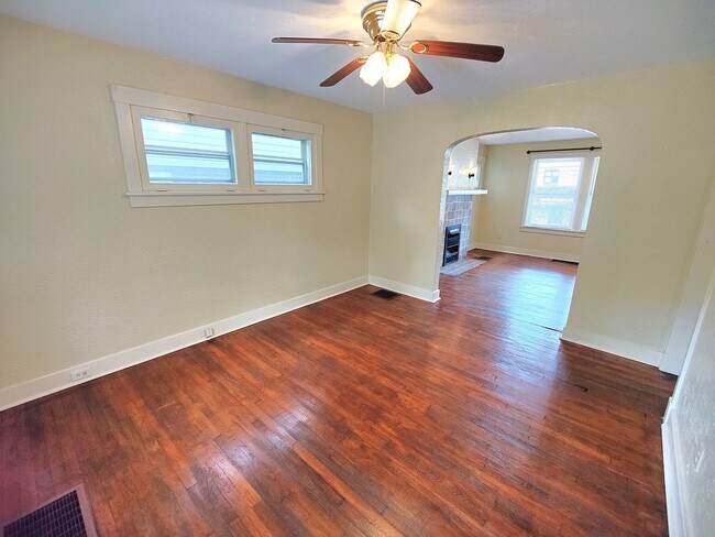 Building Photo - *Spacious & Updated 3BD/1BA Single-Family Home Available in Brookline*
