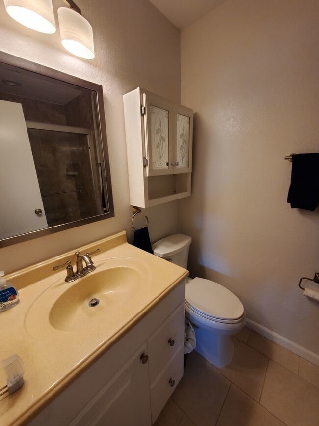 Building Photo - Waterfront 1 bedroom 1.5 bath 2nd story co...