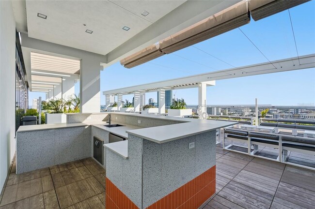 Building Photo - 777 3rd Ave N