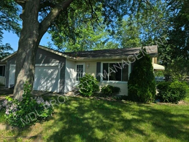 Building Photo - 5700 Lessandro St