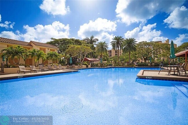 Building Photo - 7186 Promenade Dr