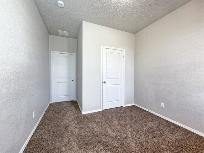 Building Photo - Wonderful, Newer 4 BR Home in Cleveland Heights!
