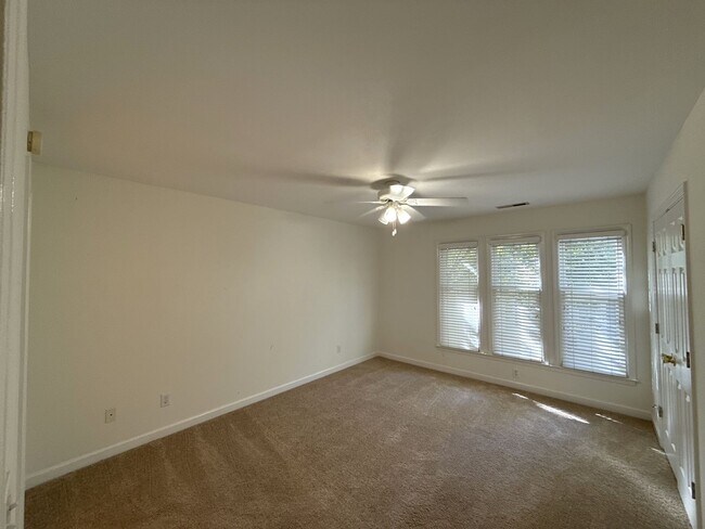 Building Photo - Dilworth/ Latta Heights