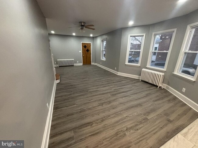 Building Photo - 122 Sharon Ave